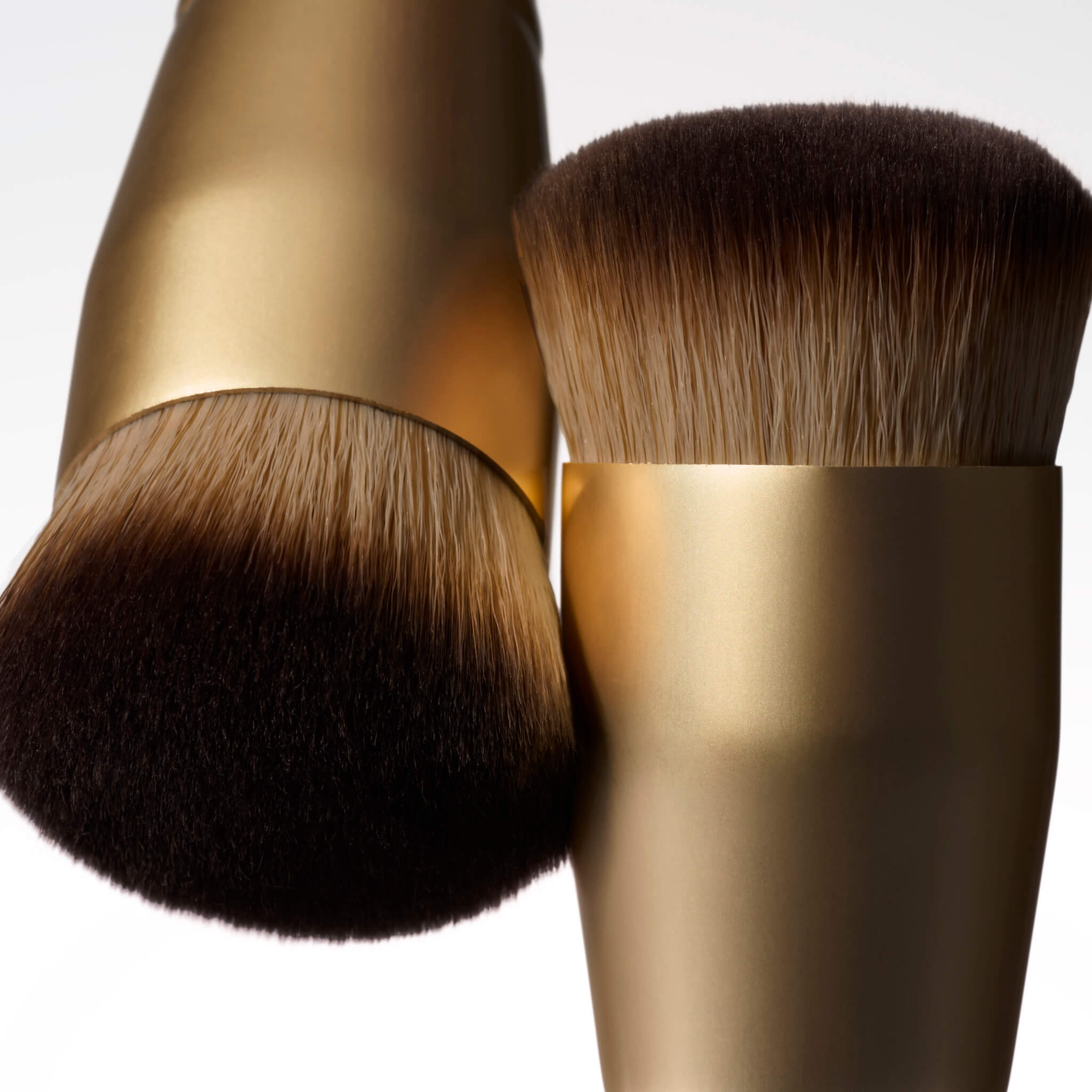 Full Coverage Foundation Blending Brush - Image 7